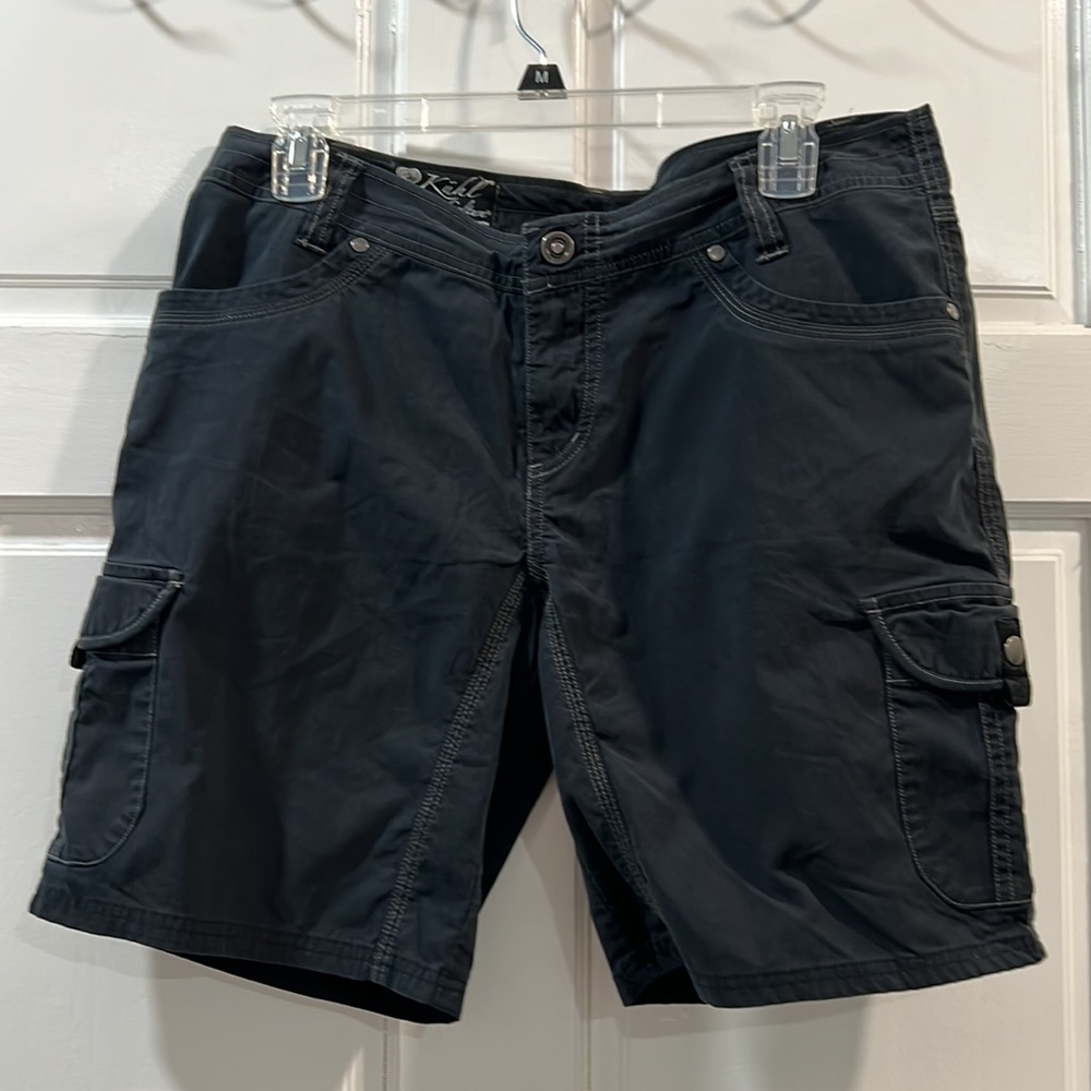 Kuhl mountain culture cargo style shorts, size 10 excellent condition